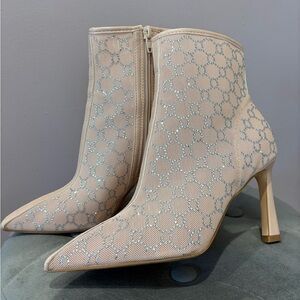Elegant Beige Patterned Ankle Boots